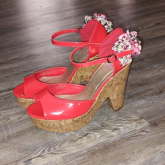 Shoes - Patent platform kork heels shoes Sz 11 EUC